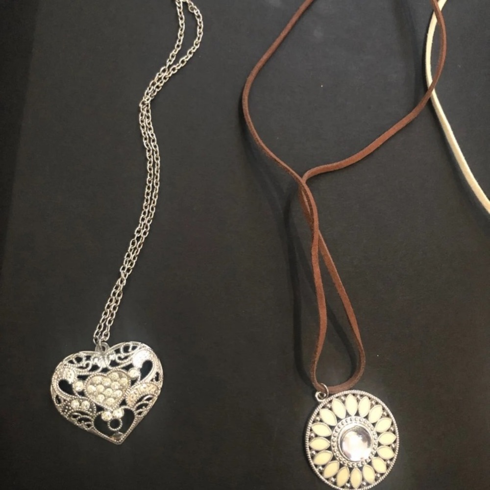 Necklace bundle! - Picture 2 of 3